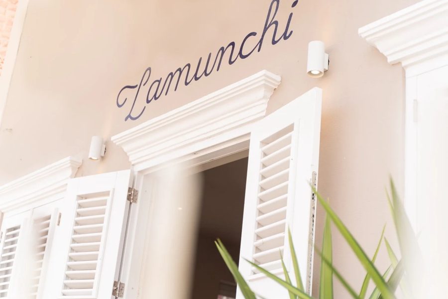The white facade of Lamunchi